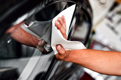 lingettes nettoyantes pour voiture